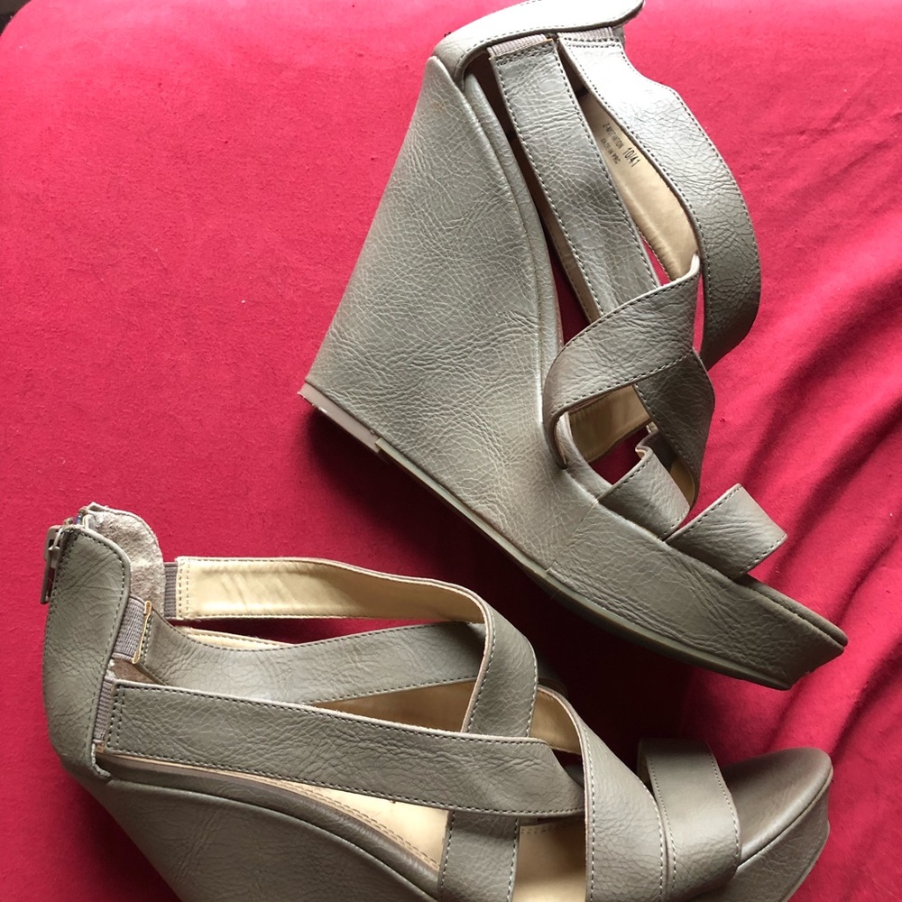 Tan Wedges